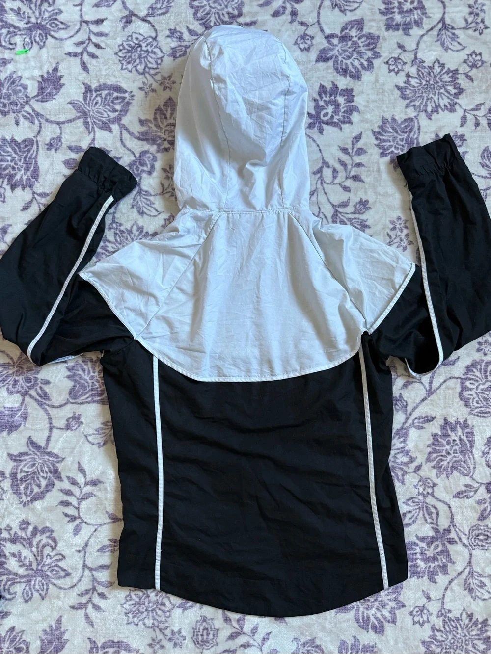 Nike Black and White Hooded Windbreaker